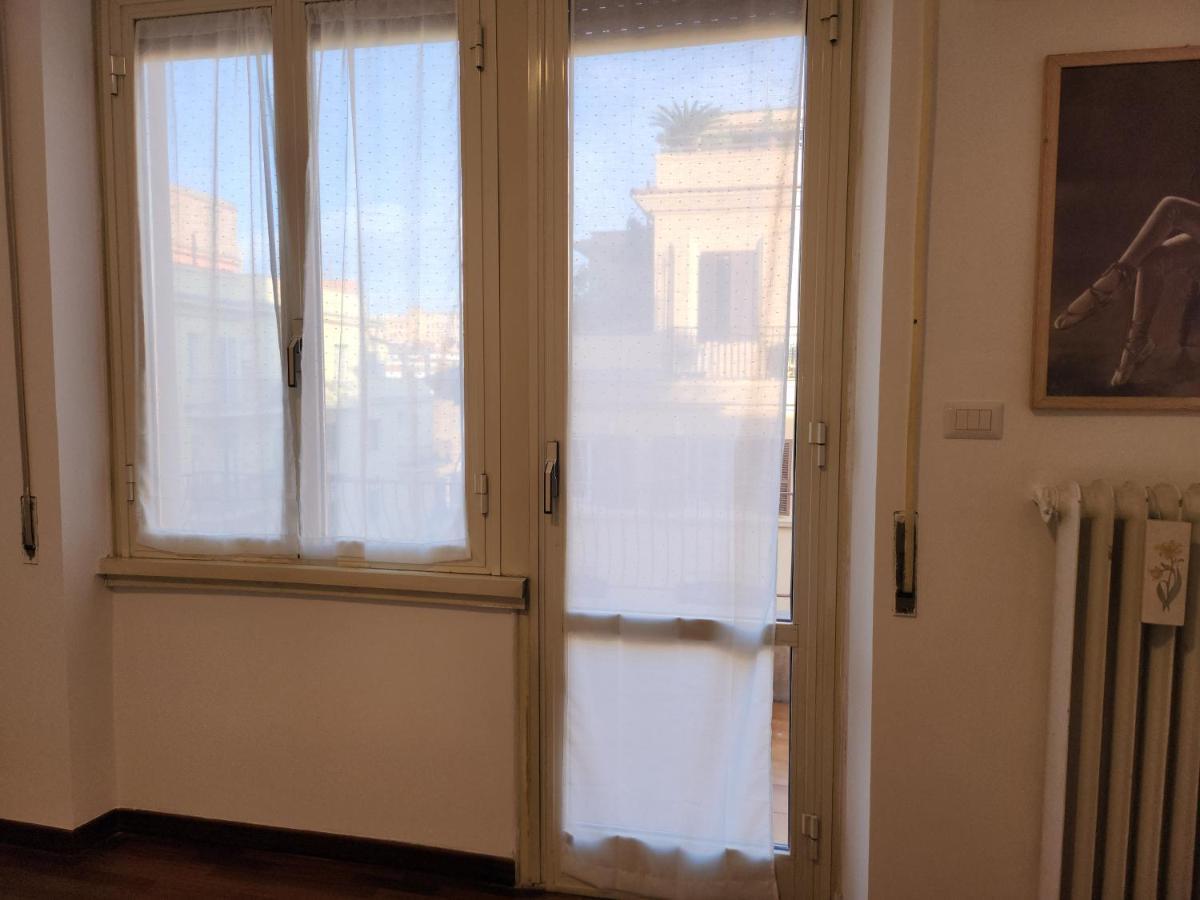 Casa Su Colosseo San Giovanni روما المظهر الخارجي الصورة