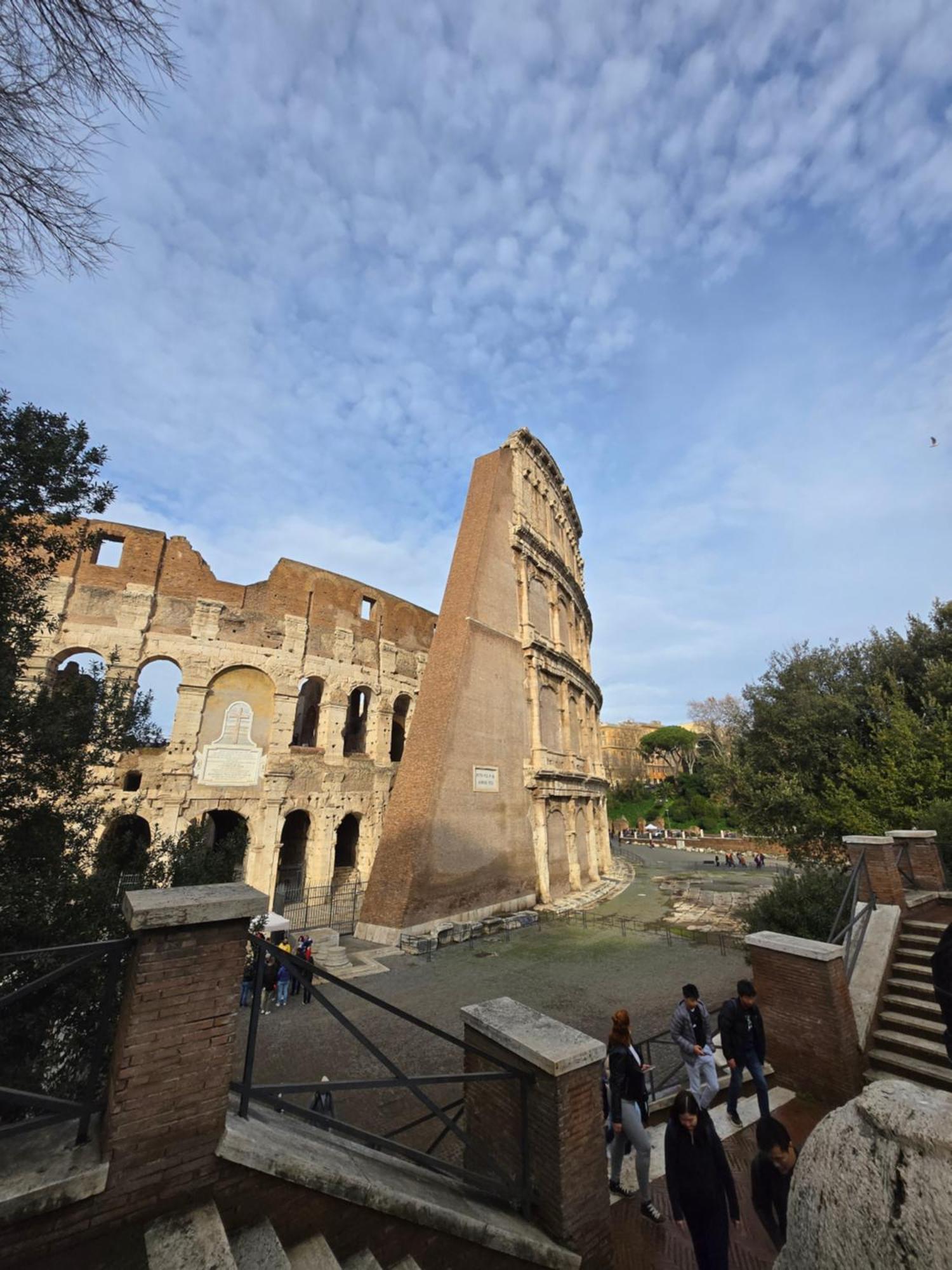 Casa Su Colosseo San Giovanni روما المظهر الخارجي الصورة